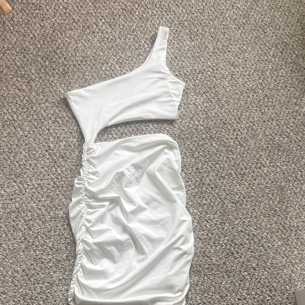 White One-Shoulder dress with slit